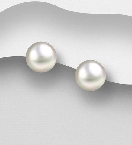 Classic Pearl earrings in White