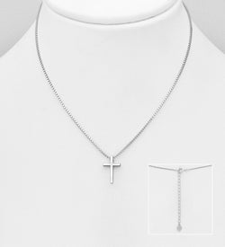 Cross pendant necklace in Sterling Silver